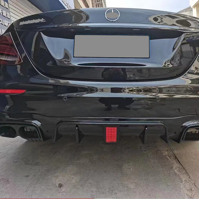 Benz E-CLASS W213 с задним бампером, губным хвостом, горлом и вытяжной трубой