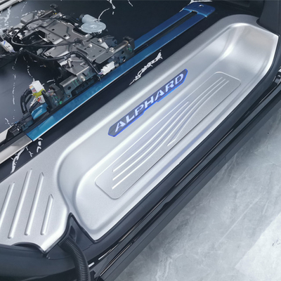 Toyota Alphard 2024 с педалями для ног из алюминиевого сплава и пороговыми лентами
